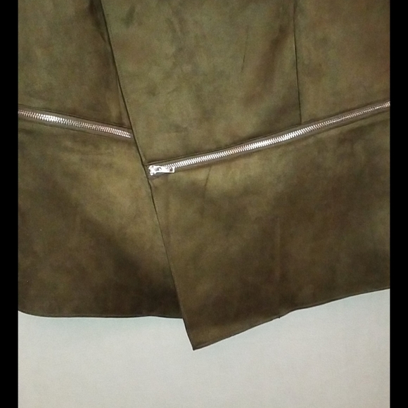 Plus size spring jacket - Picture 3 of 6